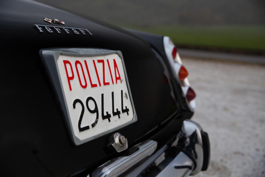 Детали экстерьера Ferrari 250 GTE 2+2 Polizia (3999GT) 1962 года  (фото 8 из 20)